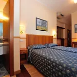 Hotel Frate Sole Asís