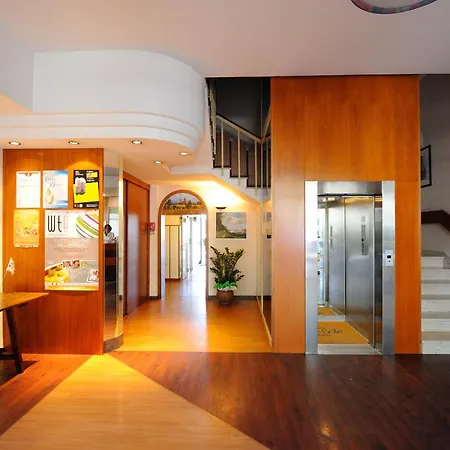 Hotel Frate Sole Asyż