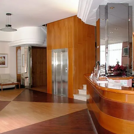 Hotel Frate Sole 3*